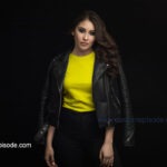 Girl wearing t-shirt mockup free download t-shirt mockup free download